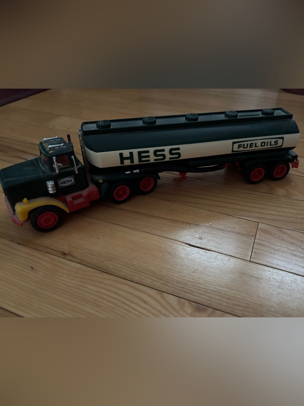Vintage 1984 Hess Toy Truck Fuel Oils Tanker & Bank